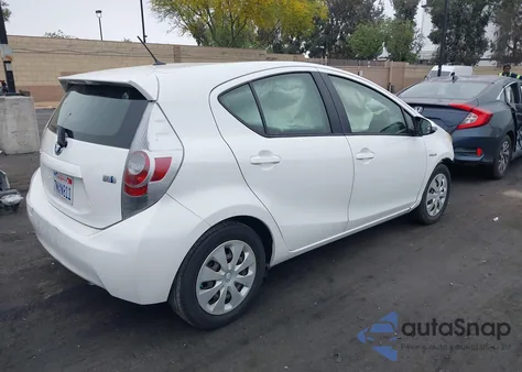 2013 Toyota Prius C Four/One/Three/Two z USA, uszkodzony, nr VIN JTDKDTB35D1532155